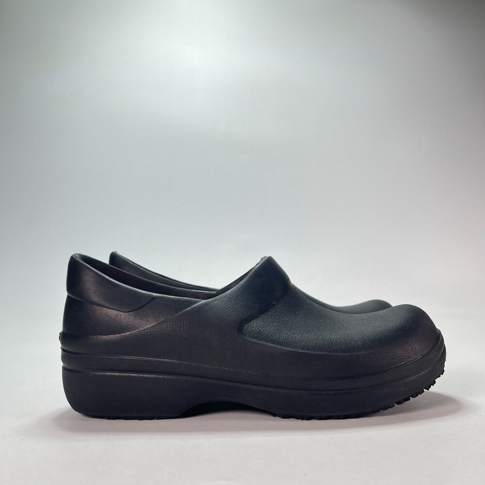 Crocs Neria Pro II Black Waterproof Slip Resistant Work Clogs 207231 Womens Sz 6